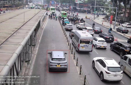 Ngày 30/12 tại nội đô Hà Nội: Camera AI không phát hiện vượt đèn đỏ, nhưng phát hiện lỗi khác